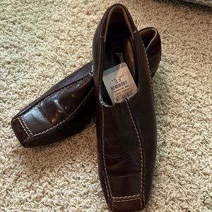 Women’s flat loafers